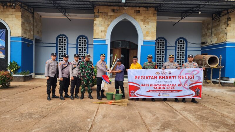 Bakti Religi dan Bakti Sosial Polsek Parenggean Dalam Rangka HUT Bhayangkara Ke-78 Tahun 2024