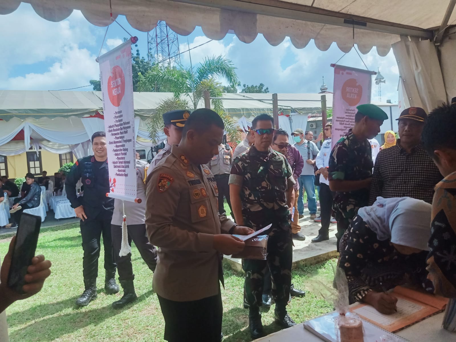 Kapolres Kobar Beserta Unsur FKPD Resmikan Job Fair Presisi