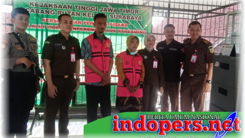 Kejari Sidoarjo Menahan Kades dan Sekdes Kletek Taman Yang Melakukan Pungli PTSL.