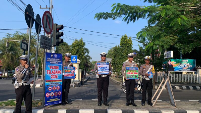 Satlantas Polres Kobar Turun Ke Jalan Sosialisasikan Operasi Patuh Telabang ke Masyarakat