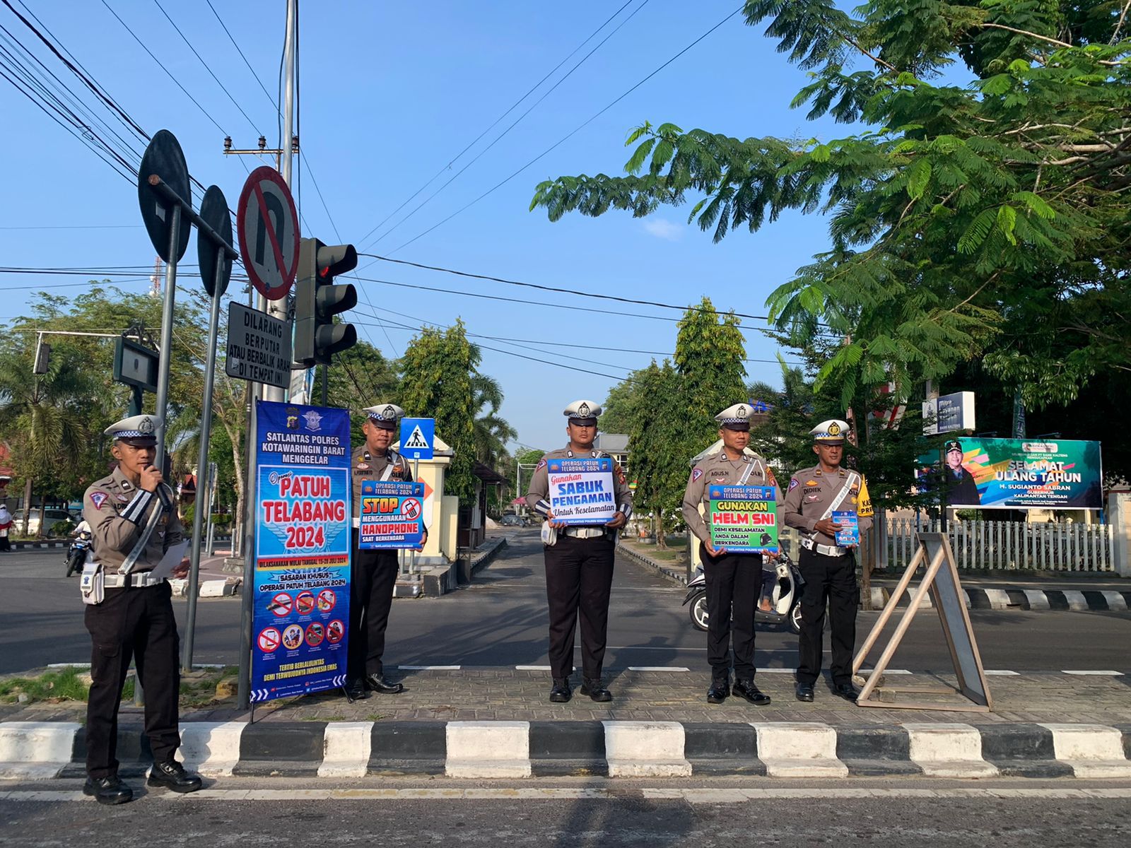 Satlantas Polres Kobar Turun Ke Jalan Sosialisasikan Operasi Patuh Telabang ke Masyarakat