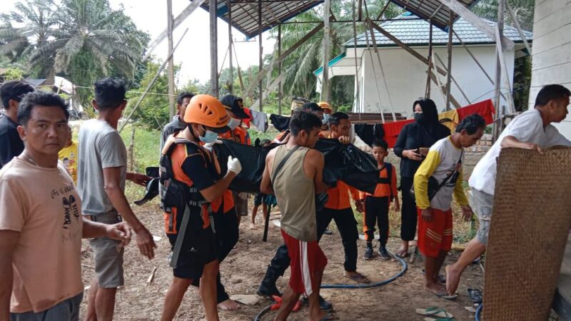 SEORANG ANAK AKHIRNYA TEMUKAN OLEH TIM SAR GABUNGAN YANG TENGGELAM DISUNGAI SERUYAN