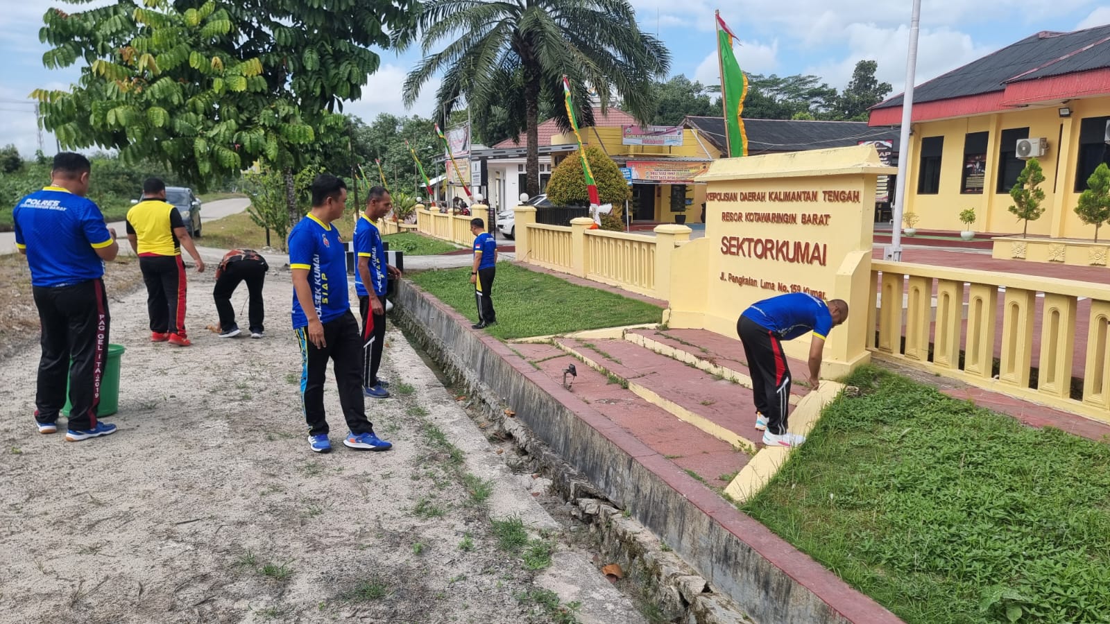 Ciptakan Suasana Kerja yang Nyaman, Kapolsek Kumai Pimpin Kurve Bersama