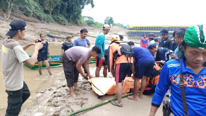 SISWA SMP YANG TENGGELAM DI SUNGAI BARITO, DITEMUKAN TIM SAR GABUNGAN