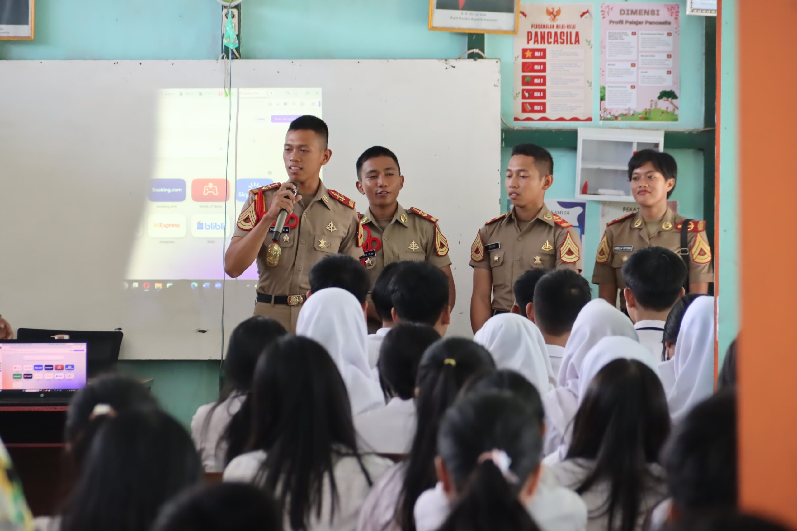 Pelajar SMP Kartika XVII-1 Sangat Antusias Ikuti Sosialisasi Rekrutmen Calon Taruna Akmil