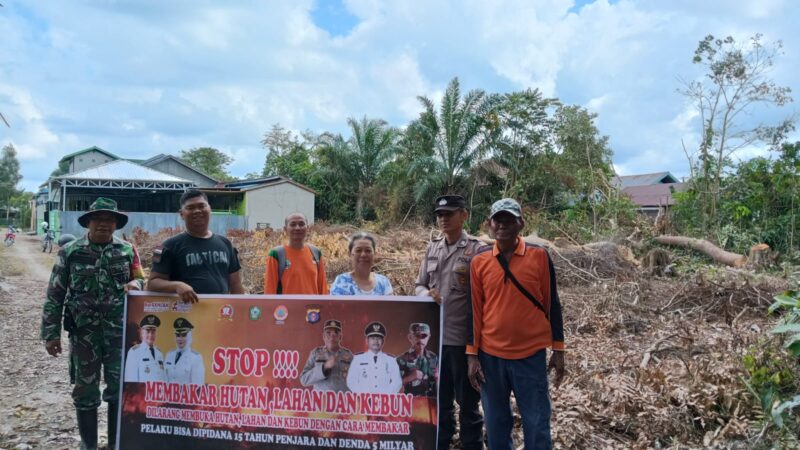 Babinsa Koramil 1015-04/Baamang Besinergi Sosialisasi Bahaya Kebakaran Hutan dan Lahan