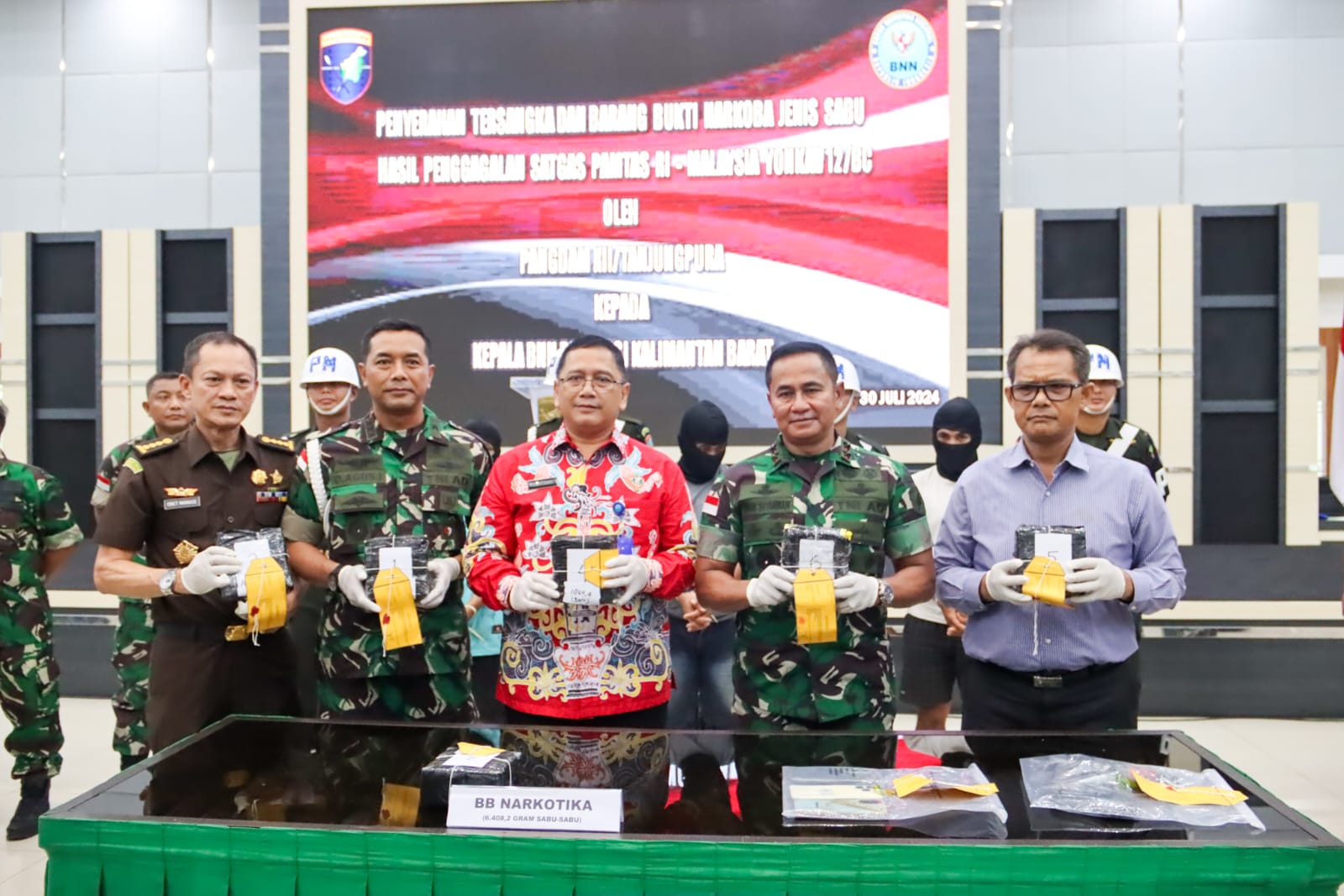 Sinergi dan Galang Rakyat Tapal Batas, Kodam XII/Tpr Gagalkan Penyelundupan 6,4 Kilogram Sabu