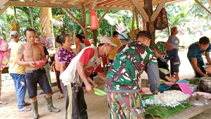 Sarapan Pagi Bersama Masyarakat Sebagai Sarana Komunikasi Satgas TMMD Ke-121 Kodim 1210/Landak