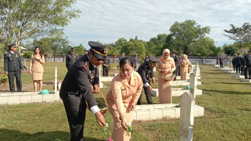 Memperingati Hari Pengayoman Ke-79 Lapas Sampit Laksanakan Upacara Dan Tabur Bunga Di Taman Makam Pahlawan “Batarung” Sampit