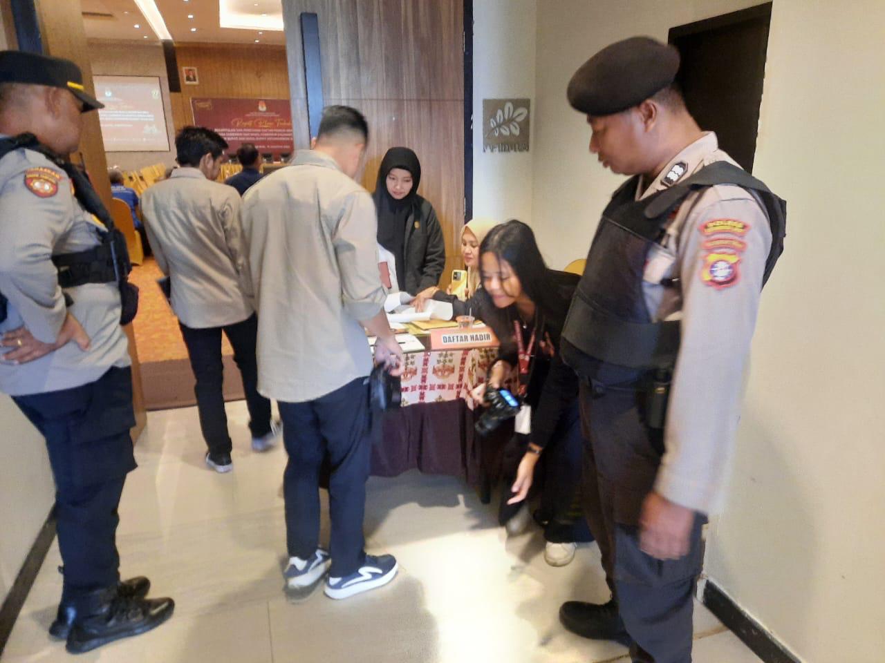 Polres Kobar Jamin Keamanan Rapat Pleno Terbuka Rekapitulasi Dan Penetapan DPS