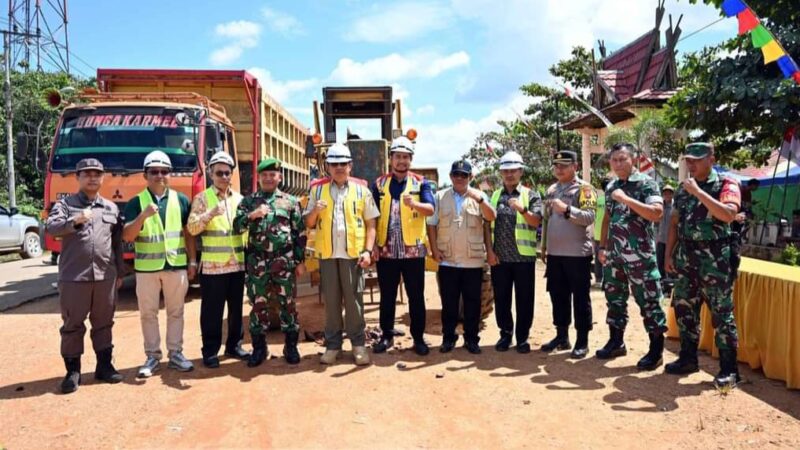 PUPR KOBAR LANJUKAN PEMELIHARAN JALAN DI ARUT UTARA MELALUI PROGRAM CSR PERUSAHAAN