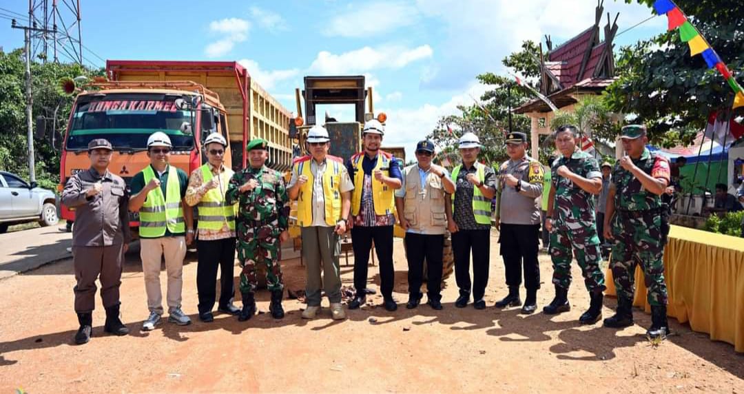 PUPR KOBAR LANJUKAN PEMELIHARAN JALAN DI ARUT UTARA MELALUI PROGRAM CSR PERUSAHAAN