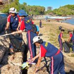 Bakamla RI Clean Up Pesisir Pantai Nelayan di Oesapa Kupang