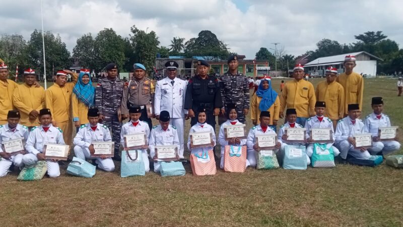 KEPALA DESA BATU BELAMAN KABUPATEN KOBAR MEMIMPIN LANGSUNG UPACARA 17 AGUSTUS