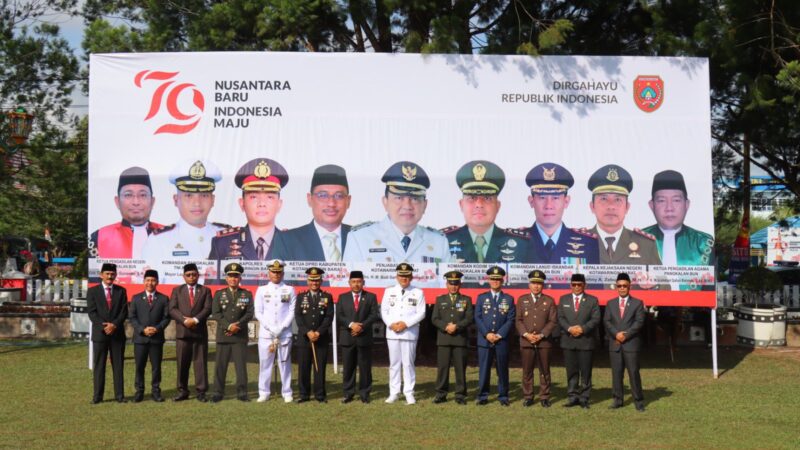 KAPOLRES KOBAR HADIRI UPACARA PENGIBARAN BENDERA MERAH PUTIH DALAM RANGKA HUT Ke – 79 REPUBLIK INDONESIA