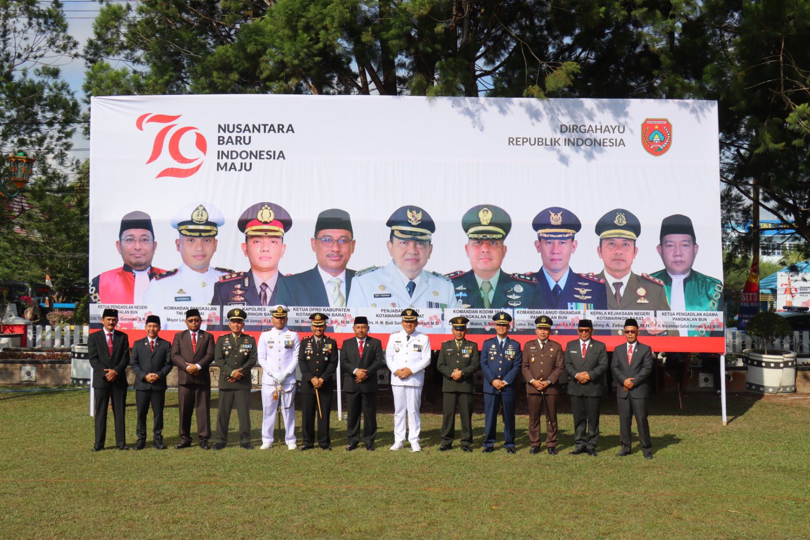 KAPOLRES KOBAR HADIRI UPACARA PENGIBARAN BENDERA MERAH PUTIH DALAM RANGKA HUT Ke – 79 REPUBLIK INDONESIA