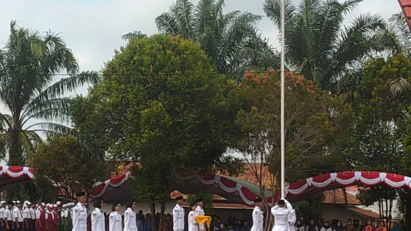 Upacara Bendera HUT RI Ke-79 Dengan Tema Mari Kita Junjung Tinggi Semboyan Bhinneka Tunggal Ika