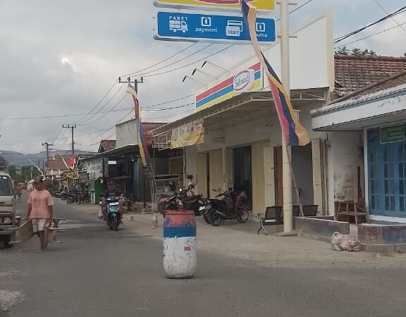 TOKO MODERN DI BOYOLANGU TULUNGAGUNG DIDUGA LANGGAR PERDA, WARGA SEKITAR MENJERIT.