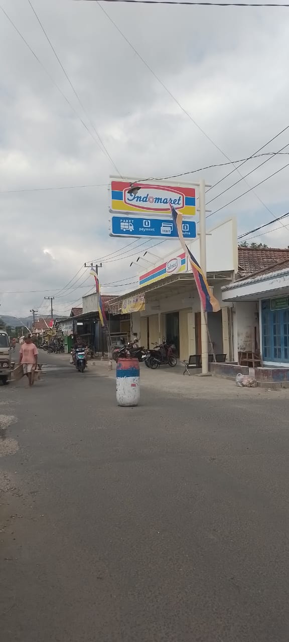 TOKO MODERN DI BOYOLANGU TULUNGAGUNG DIDUGA LANGGAR PERDA, WARGA SEKITAR MENJERIT.