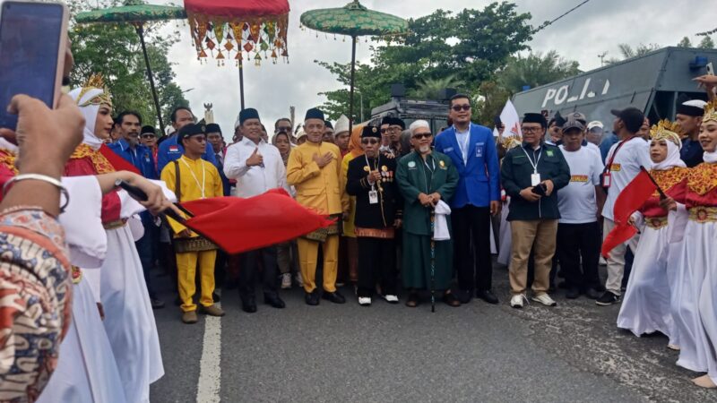 RAHMAT HIDAYAT EKO SUMARNO CALON BUPATI DAN WAKIL BUPATI MENDAFTAR KE KPU KOBAR