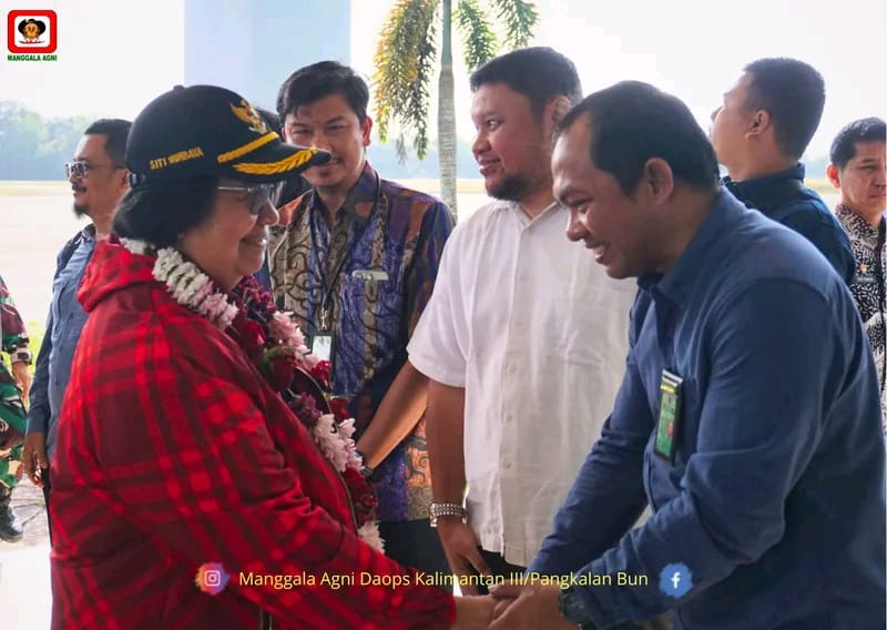 Menteri Lingkungan Hidup dan Ibu Siti Nurbaya Bakar Kunjungan Kerja Ke Desa Kinipan, Kabupaten Lamandau, Provinsi Kalimantan Tengah.