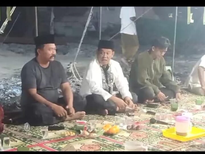 CALON BUPATI KOTAWARINGIN BARAT RAHMAD HIDAYAT MENGHADIRI     PERINGATAN MAULID NABI MUHAMMAD SAW.