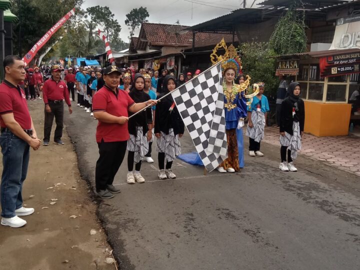 HUT RI Ke -79, SMP Negeri 2 Bandung Tulungagung Sukses Gelar Karya “Baris Kreasi”.