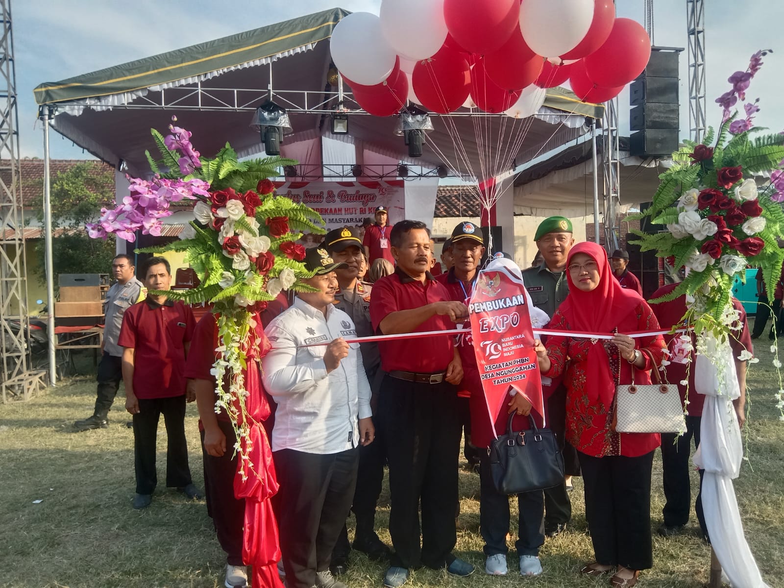 HUT RI Ke-79, PEMDES NGUNGGAHAN TULUNGAGUNG GELAR EKSPO UMKM DAN JALAN SEHAT