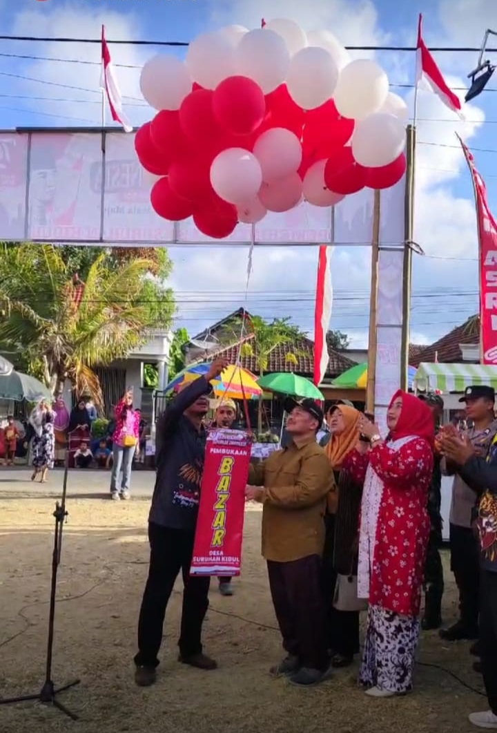 HUT RI Ke-79, PEMDES SURUHAN KIDUL TULUNGAGUNG GELAR BAZAR UMKM DAN JALAN SEHAT