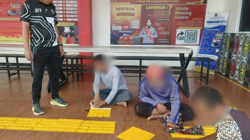 Lengkapi Prasarana P2HAM Lapas Sampit Pasang Guiding Block