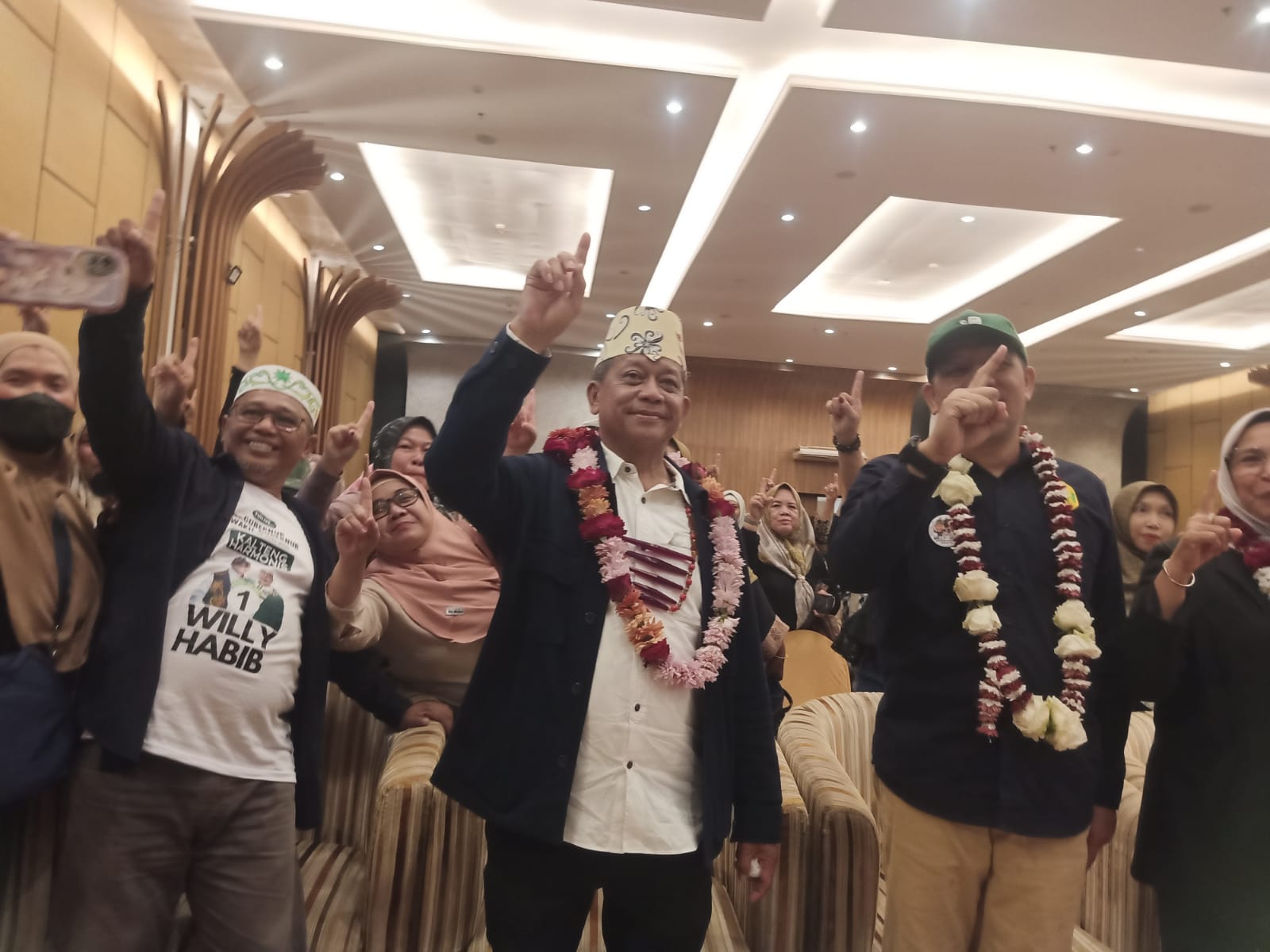 CALON GUBERNUR DAN WAKIL GUBERNUR KALIMANTAN TENGAH Dr.lr.WILLY MIDEL YOSEPH DAN HABIB ISMAIL BERLANGSUNG MERIAHKAN DI BALLROOM BRITZ HOTEL