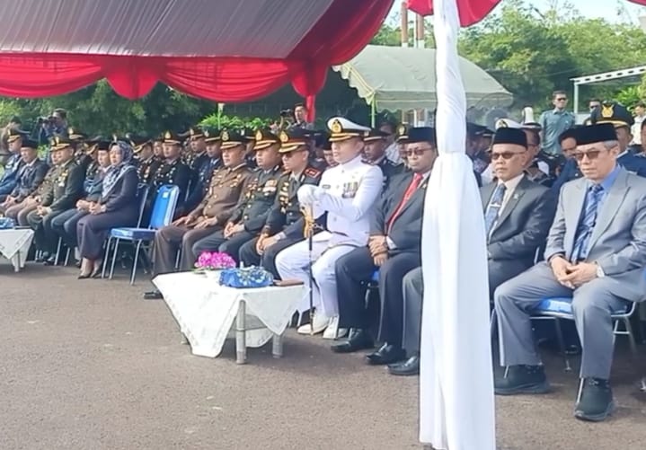 TNI AU LANUD ISKANDAR MENGGELAR UPACARA DALAM RANGKA MERAYAKAN PUNCAK PERINGATAN HUT KE 79.