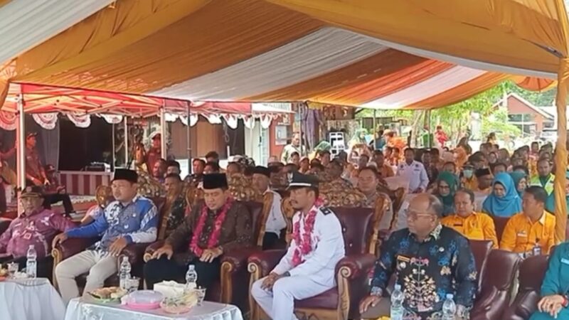 MASYARAKAT DAN PEMERINTAH KABUPATEN KOTAWARINGIN BARAT MENYAMBUT KEDATANGAN PJ BUPATI DAN KEPALA DESA SEBUAI