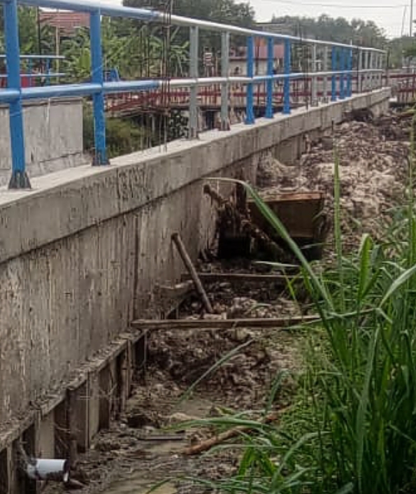 Palangka Raya Proyek Drainase 26,8 Miliar Jl. Lele TA 2024 Saat Penimbunan PT.Dwi Krida Sempana Diduga Tidak Melepas Bekisting.