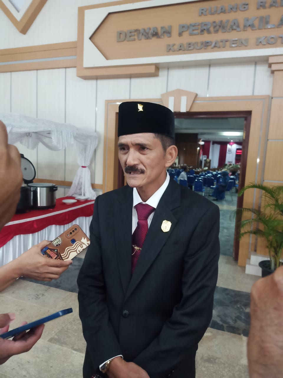 DEWAN PERWAKILAN RAKYAT DAERAH KOTAWARINGIN BARAT RESMI MELANTIK MULYADI SEBAGAI KETUA DPRD PERIODE 2024 – 2029