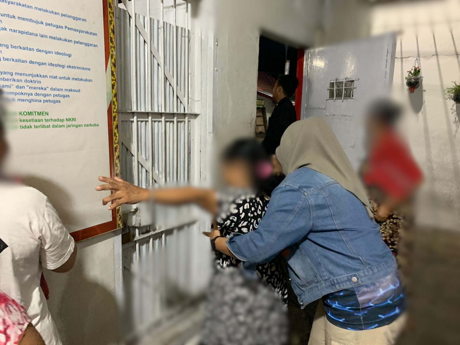 Lapas Kelas IIB Sampit Gelar Razia di Blok Hunian WBP Wanita untuk Deteksi Dini Gangguan Keamanan dan Wujudkan Zero Halinar