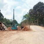 Pembangunan 2 Jembatan Penghubung Sukamara – Kobar TA.2024 Dilokasi Pekerjaan Tidak Terlihat Papan Proyek.