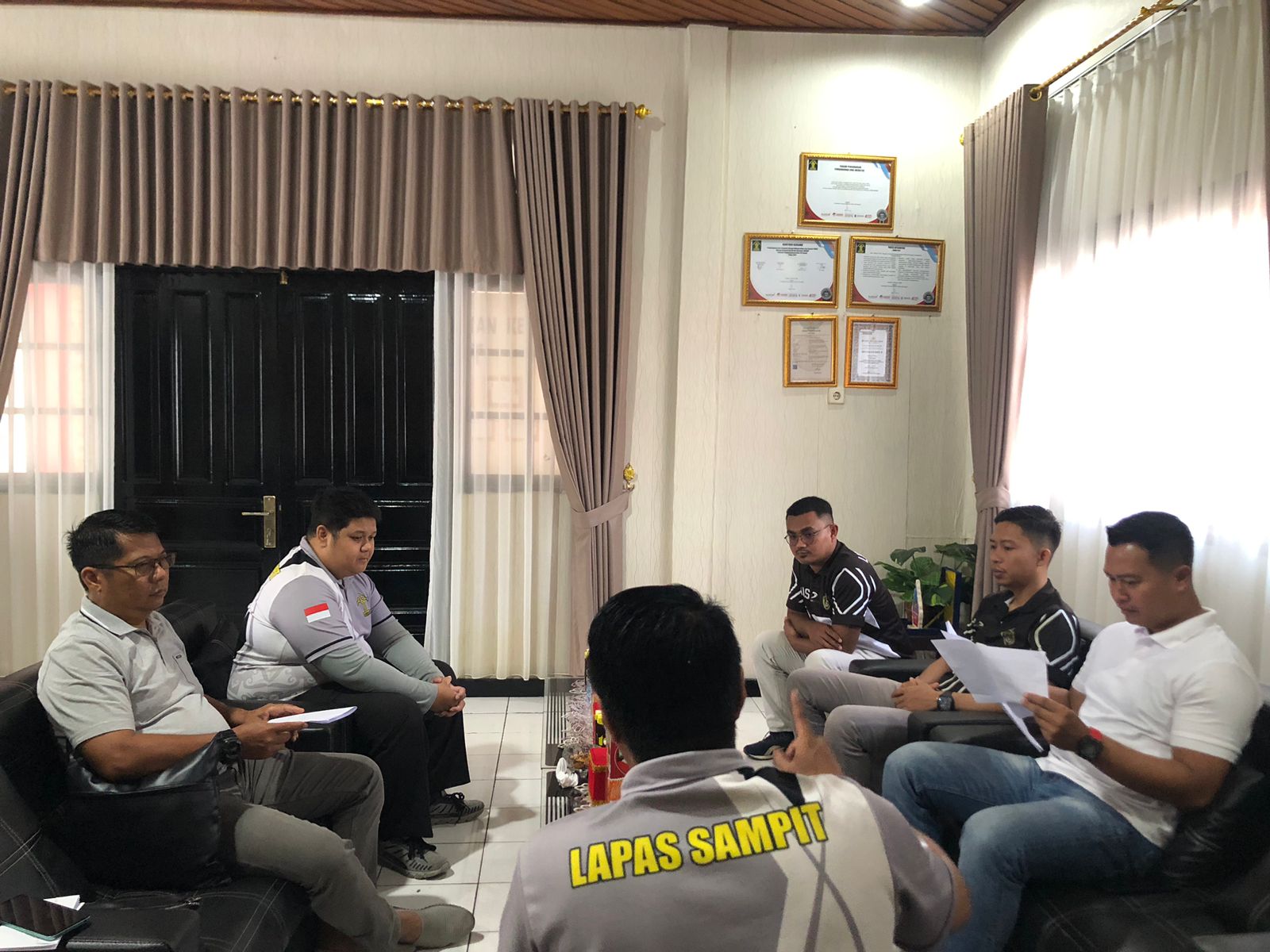 Rapat Bersama Jajaran Tata Usaha, Kalapas Sampit Tekankan Kinerja di Triwulan IV