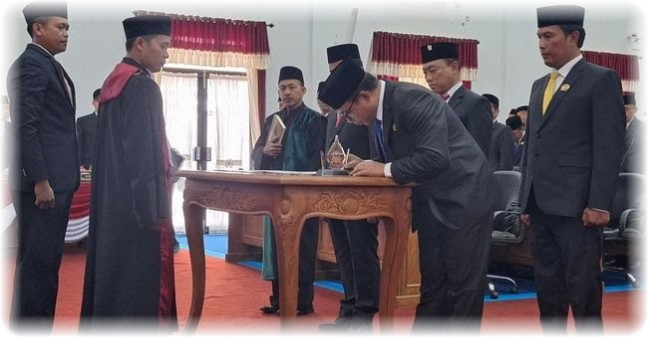 Pimpinan DPRD Pacitan 2024-2029 Resmi Dilantik, Arif Setia Budi Ketua Dewan Terpilih.