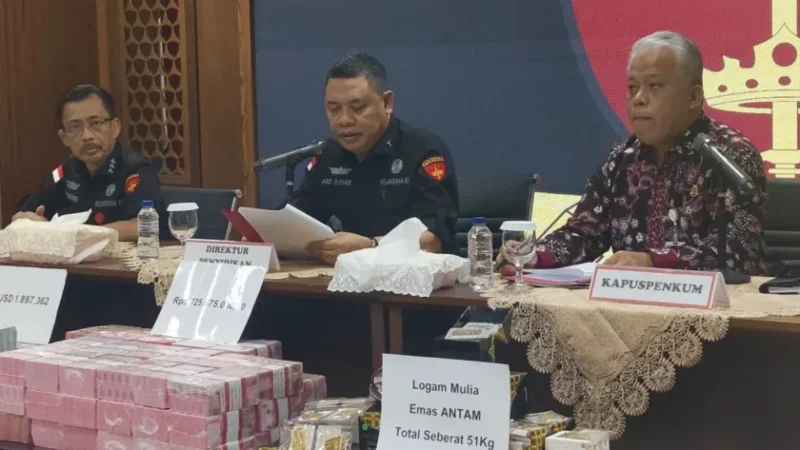 KEJAGUNG Menetapkan Mantan Kabadiklat Kumdil Mahkamah Agung Sebagai Tersangka Baru Kasus Dugaan Suap Tingkat Kasasi Tannur, Terdakwa Pembunuhan Dini Sera Afriyanti.