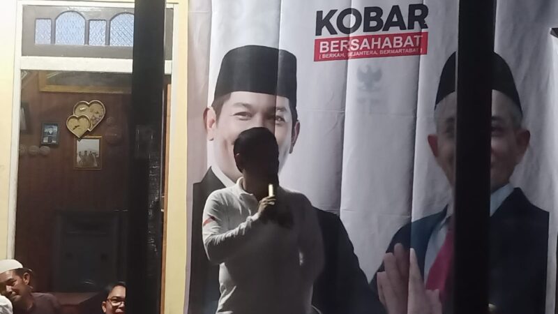 SAMBUTAN MERIAH WARGA KELURAHAN RAJA UNTUK PASLON RAHMAT HIDAYAT DAN EKO SOEMARNO