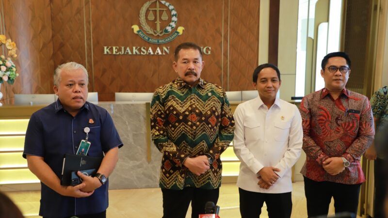 Jaksa Agung Terima Kunjungan Menteri Kehutanan RI Bahas Koordinasi Penegakan Hukum Terkait Kehutanan