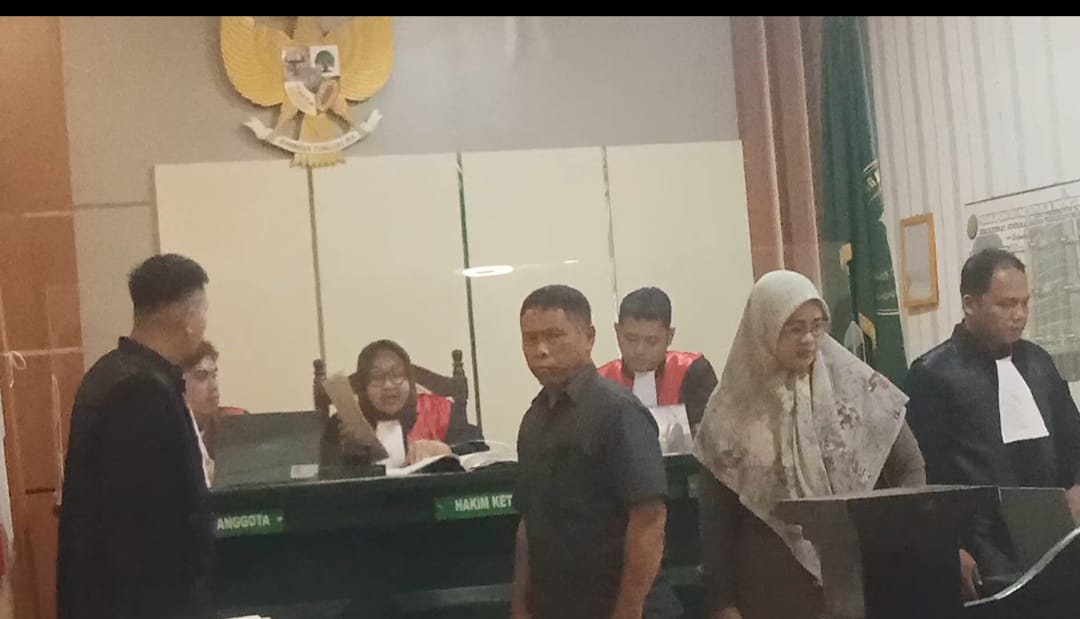 PENGADILAN NEGERI KOBAR KELAS 1B KEMBALI MENGGELAR SIDANG KASUS DUGAAN PEMALSUAN IJASAH