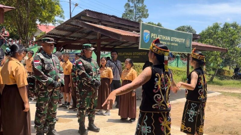 Pangdam XII/Tpr Berikan Motivasi Kepada Anak-Anak Rumah Singgah di Perbatasan RI-Mly