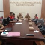 Ruas Jalan Kabupaten Yang Hubungkan Suwaluh – Pakel Rusak, LSM GMAS Sambangi Dinas PUPR Tulungagung