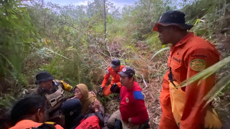 3 HARI HILANG, TIM SAR GABUNGAN BERHASIL TEMUKAN WATI DALAM KEADAAN SELAMAT.