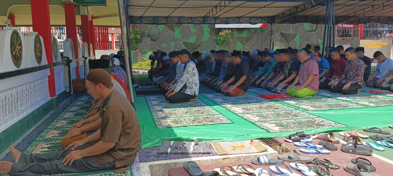 Sholat Jumat Bersama Pegawai dan WBP di Lapas Sampit Meningkatkan Iman dan Kebersamaan