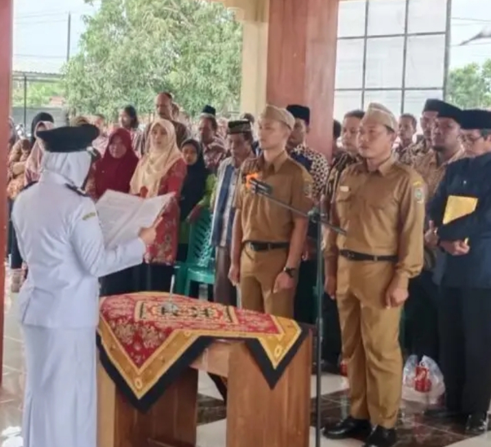 Sahh..!!!, Kades Suwaluh Lantik Kaur Umum Dan Perencanaan Serta Kasun Minging