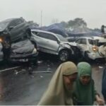 Tabrakan Beruntun di Tol Cipularang KM 92, Sejumlah 20 Kendaraan Ringsek