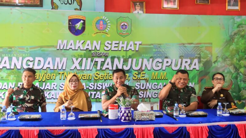 Pangdam XII/Tpr Letakkan Batu Pertama Pembangunan Koramil Singkawang Utara dan Beri Makan Bergizi Gratis Para Pelajar